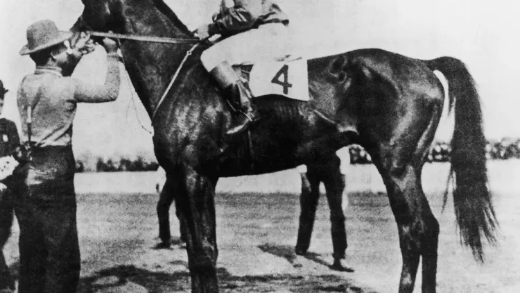 Laska Durnell - Trailblazer in Horse Racing History